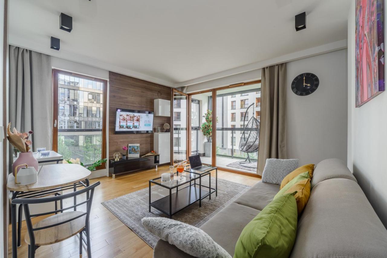 Modern Apartments With Access To The Pool Near Rondo Daszynskiego Station Warschau Buitenkant foto