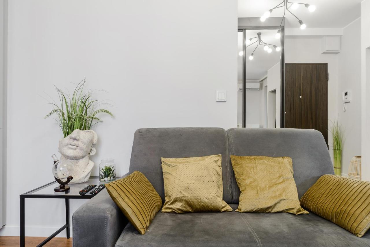 Modern Apartments With Access To The Pool Near Rondo Daszynskiego Station Warschau Buitenkant foto