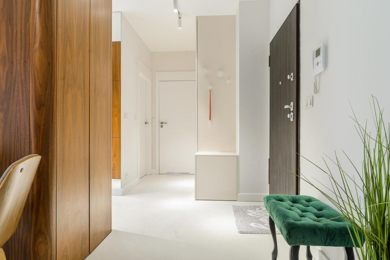 Modern Apartments With Access To The Pool Near Rondo Daszynskiego Station Warschau Buitenkant foto