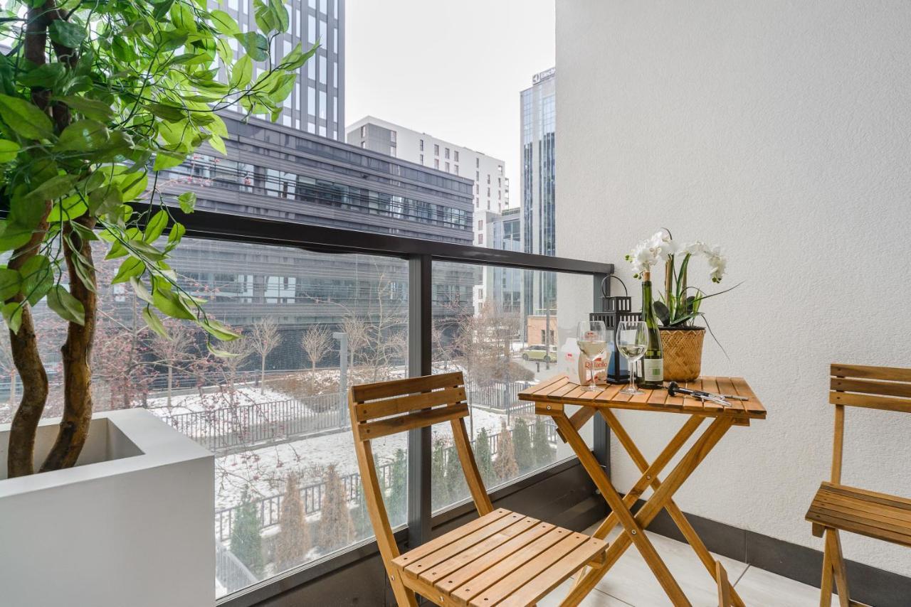 Modern Apartments With Access To The Pool Near Rondo Daszynskiego Station Warschau Buitenkant foto
